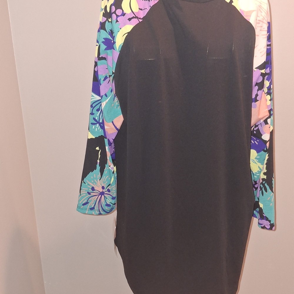 NWT LuLaRoe 2X Randy Black/floral Top